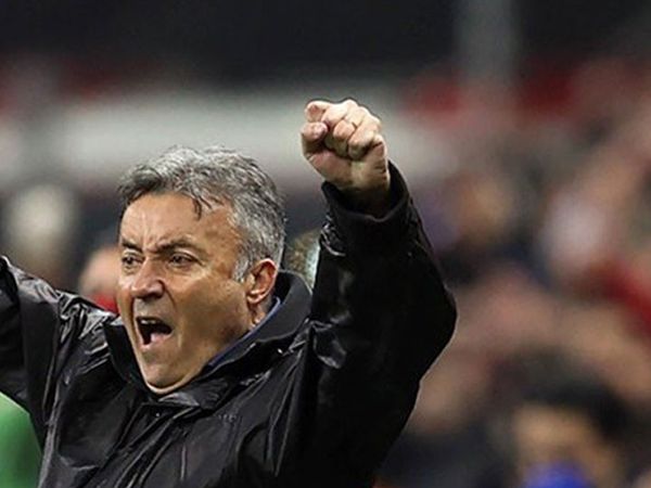 Galatasaray Teknik Direktörü Domenec Torrent, son maçlarda gösterdiği performansla gelecek sezon takımda kalacak!