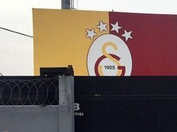 Galatasaray'da Burak Elmas İle Domenec Torrent Arasında Görüşme Gerçekleşti!