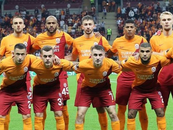 Galatasaray'da Fenerbahçe Derbisi İçin Yapılan Antrenmana Olimpiu Morutan Ağrısı Nedeniyle Çıkmadı!