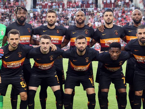 Galatasaray'da PSV Yenilgisinin Ardından Takımdan Gidecek İsimler Belli Oluyor!