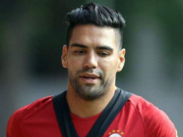 Galatasaray'da Radamel Falcao Krizi!