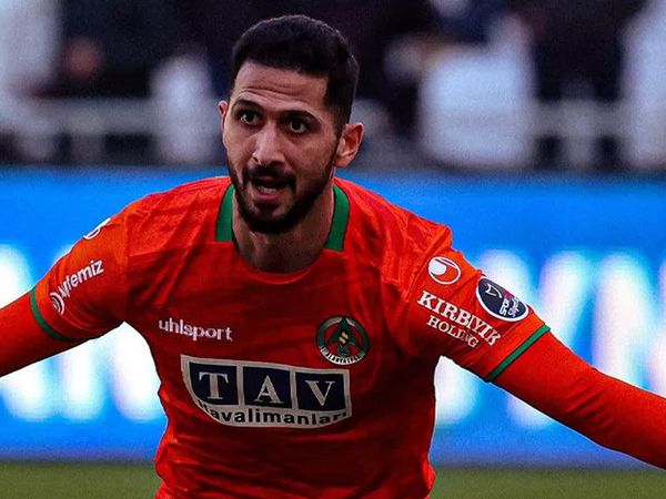 Galatasaray'dan Alanyaspor'a Transfer Olan Emre Akbaba Hakkında Hasan Çavuşoğlu'nun Sözleri Gündem Oldu!