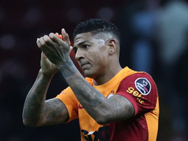 Galatasaray'ın yıldız isimlerinden Patrick Van Aanholt'un Fatih Terim'in görevden ayrılması hakkında söylediği sözler büyük ses getirdi
