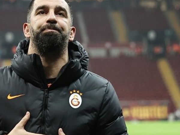 Galatasaraylı Arda Turan'ın Garsona Karşı Davranışı Gündem Oldu!