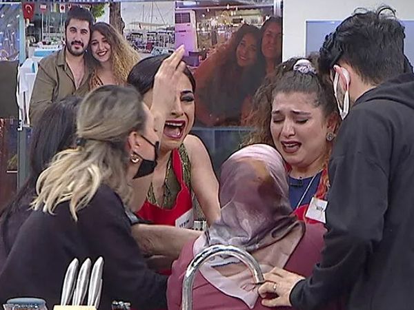 Gelinim Mutfakta Stüdyosu Bir Anda Karıştı: Kayınvalideler ve Gelinler Fenalık Geçirdi