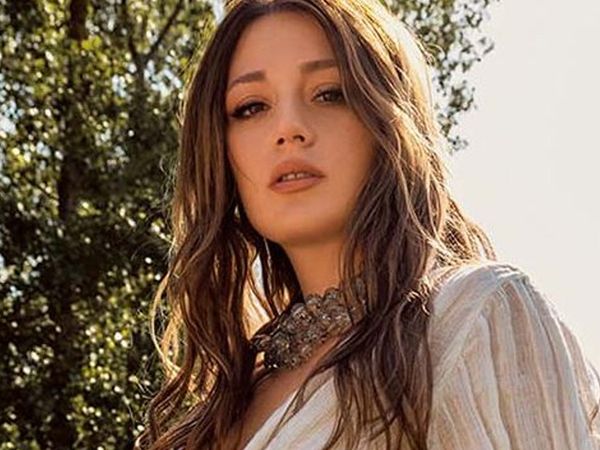 Gizem Karaca'dan ortalığı karıştıran ''öpüşme sahnesi'' itirafı!