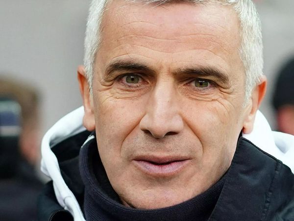 Güntekin Onay, Beşiktaş'ın iyi bir kadrosu varken şirin gözükmeye çalışıp oyunu okuyamayan Önder Karaveli'nin elinde olduğunu söyledi