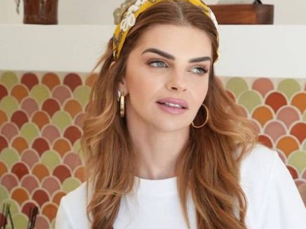 Güzel oyuncu Pelin Karahan'dan kıskançlık itirafı: ''Eşime çıplak fotoğraf attılar''