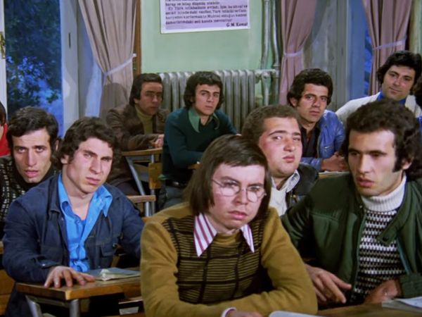 Hababam Sınıfı ve diğer popüler filmlerin fark edince insanı dumura uğratan hataları