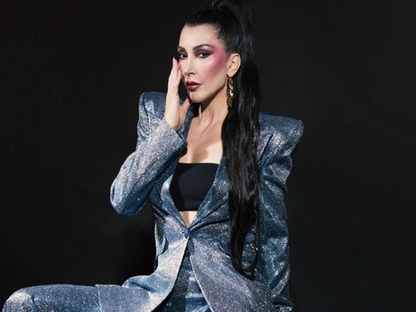 Hande Yener şöhret değilken yaşadıklarını anlatıp duygulandı: Durakta beklerken ağlıyordum! Bu son otobüse binişim...
