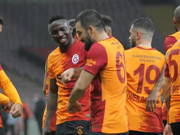 Henry Onyekuru Galatasaray'dan Ayrıldı!