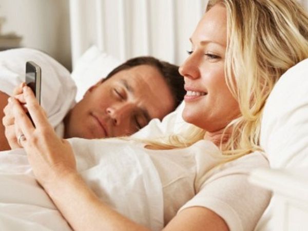 İlişkilere zarar veren telefon alışkanlıkları