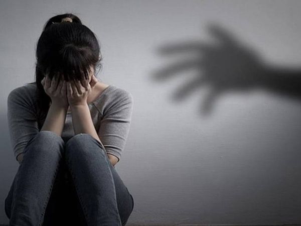 İngiltere'de genç kız dedesinin yaptığı bütün iğrençliği ortaya çıkardı