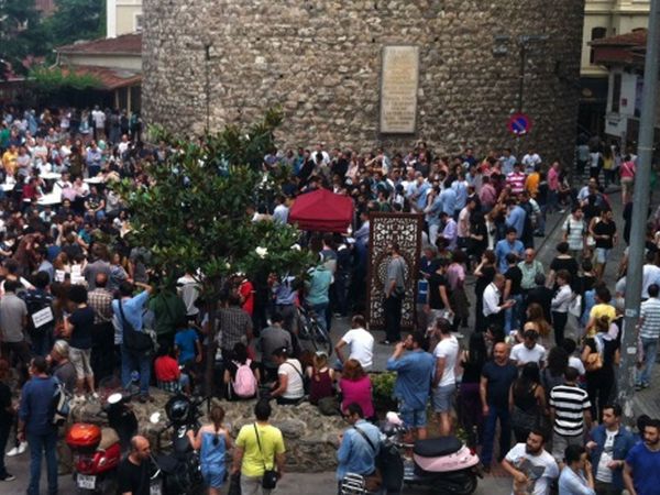 İstanbul Galata Köprüsü'nde kendini yakan adam bunu neden yaptı? İşte olayın iç yüzü ve tüm gerçekler!