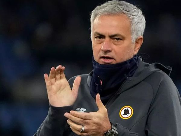 İtalyan devi Roma Fenerbahçeli Berke Özer'i transfer ediyor!
