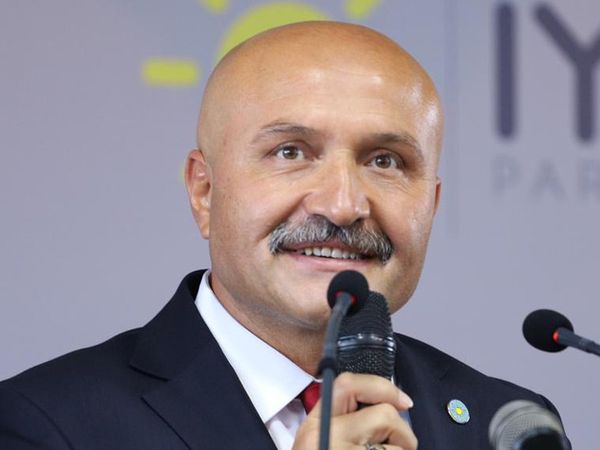 İYİ Parti'de Lütfü Türkkan'ın Yerine Yeni Grup Başkanvekili Olan Erhan Usta Kimdir?
