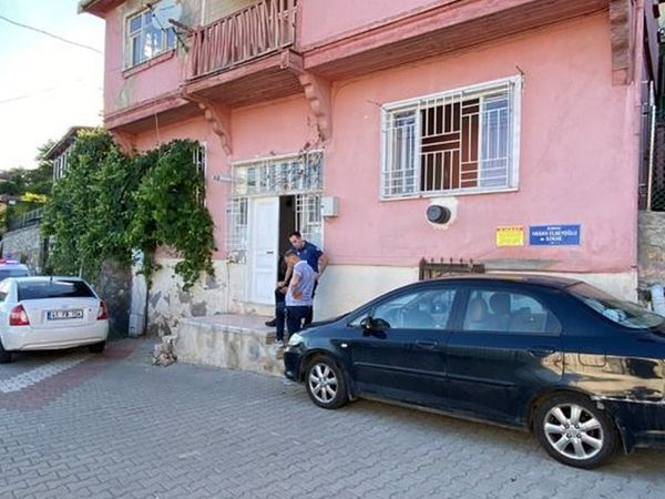İzmit’te akılalmaz olay! Dini nikahlı eşini çıplak halde ölü buldu sebebi ise tüyler ürpertti