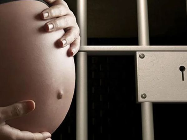 Kadınlar koğuşunda kalan trans birey iki kadını hamile bıraktı: Erkeler koğuşuna geçince ise…