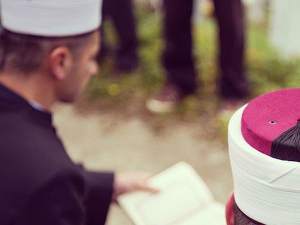 Kadınlara cinsel istismarda bulunan hocadan akıl almaz savunma!