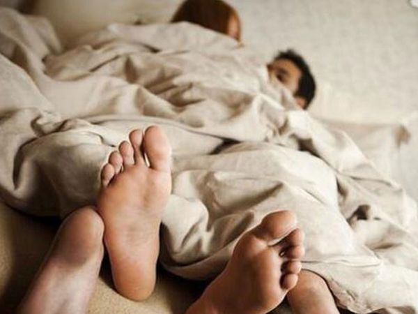 Kadınları ele veren vücut hareketleri