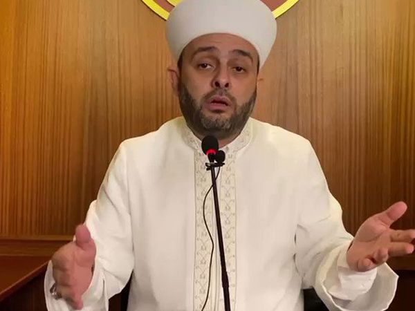 Kadınların giyinişleriyle ilgili yaptığı açıklamalarla gündeme gelen İmam Halil Konakcı bu kez dövmecileri hedef aldı!