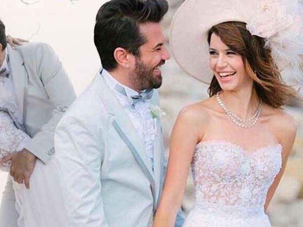 Kenan Doğulu'dan Aşk Dolu Paylaşım: 'Birbirimize Hep Böyle Bakalım'