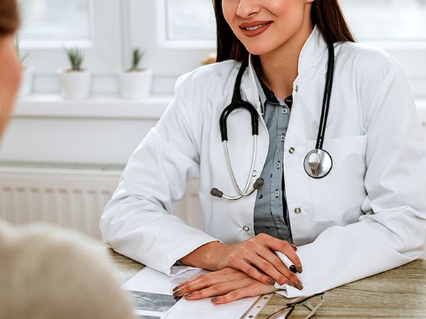 Kendisini Doktor Olarak Tanıtıyordu