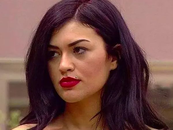 Kısmetse Olur’un fenomen gelin adayı büyük rezillik! Arabada poz veren Cansel Çördük’ün cinsel organı görünüyor