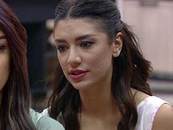 Kısmetse Olur’un Gelin Adayı Aycan Varış Arkadaşının Eski Kocasına Göz Dikti!