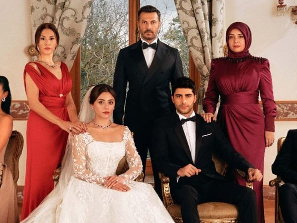Kızılcık Şerbeti dizisi oyuncularının gerçek sevgililerini öğrenince ağzınız açık kalacak