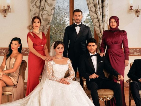 Kızılcık Şerbeti’nden olaylı ayrılık: Başrol ayrılıyor, reytingler çakılacak!