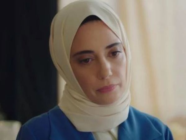 Kızılcık Şerbeti'nin Nursema'sı cesur pozlarıyla sosyal medyayı karıştırdı: ''Aman Pembe görmesin!''