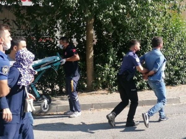 Kocaeli'nde Komşu Dehşeti: Anne Oğul Bıçakladılar!