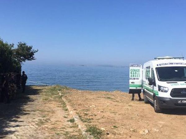 Kocaeli  Sahilde El ve Ayakları Bağlı İşkence Görmüş Erkek Cesedi Bulundu