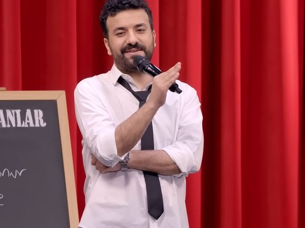 Konuşanlar'da skandal anlar: Hasan Can Kaya'ya silikonlarını gösterdi!