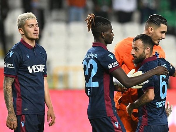 Konyaspor-Trabzonspor Maçında Uğurcan Çakır Sergilediği Performans İle Kariyer Rekorunu Kırdı!