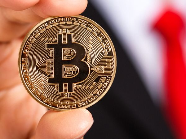 Kripto Para Piyasası İle İlgilenip Bitcoin'e Yatırım Yapan Ünlü İsimler
