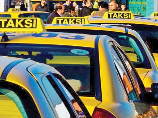 Kütahya'da Cinayet: Taksiciler Cansız Bedeni Kaldırıma Bıraktı
