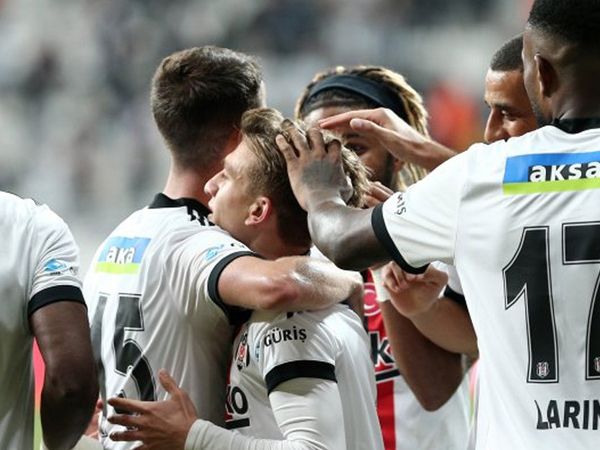 Lyon Rıdvan Yılmaz'ı Transfer Etmek İstiyor!