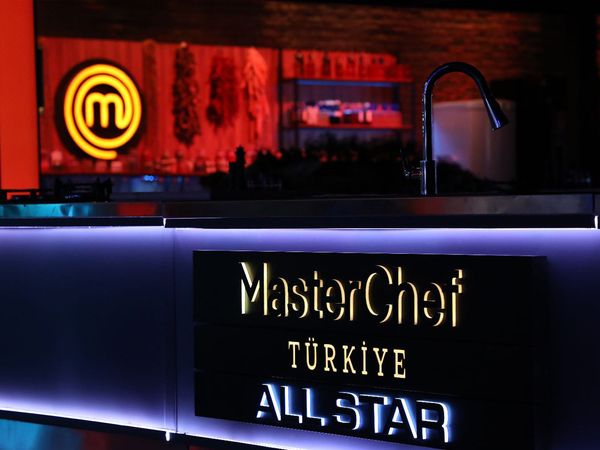 MasterChef All Star'da herkesi şaşırtan o isim şef önlüğünün sahibi oldu