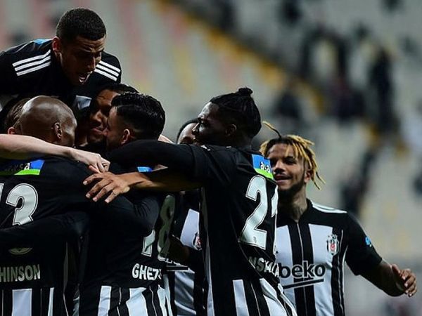 Medipol Başakşehir Bernard Mensah'ı İstiyor!