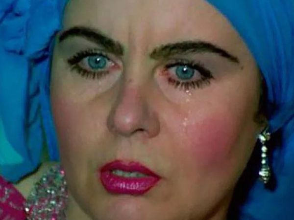 Menekşe Gözler'den Postacı'ya En İyi 10 Fatma Girik Filmi