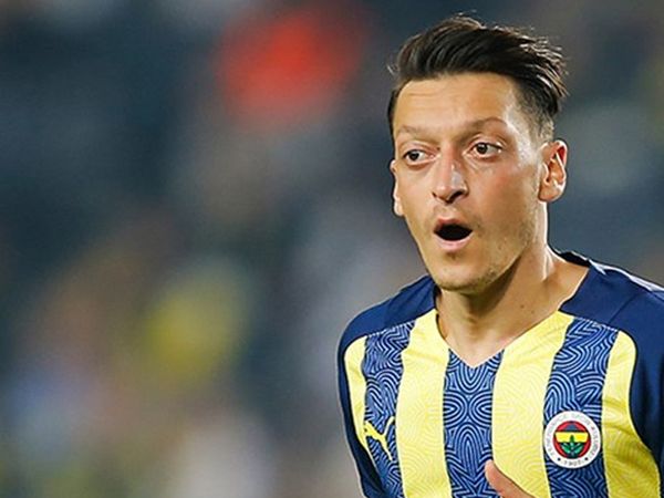 Fenerbahçeli Mesut Özil'i Endonezya'dan Transfer Etmek İstiyorlar!