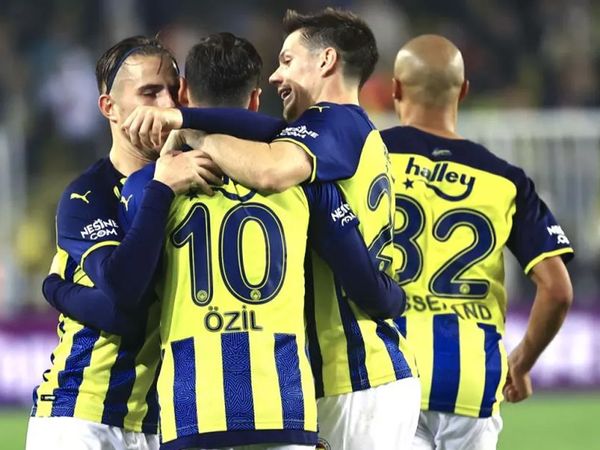 Mesut Özil'in Menajeri Oyuncusu Hakkında Çıkan İddialara Yanıt Verdi!