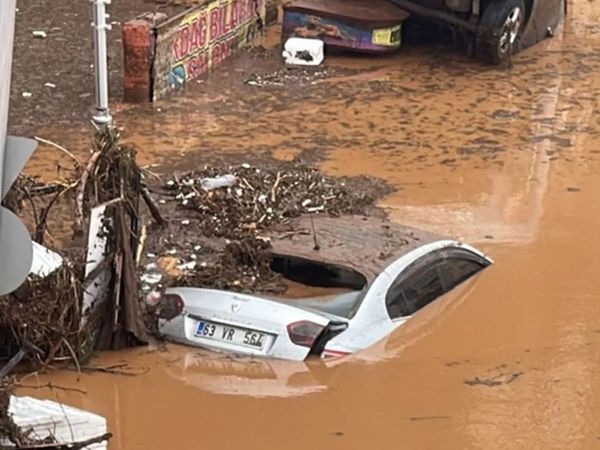 Meteorolojiden uyarı geldi! Deprem ve sel bölgesinde hava durumu nasıl olacak?