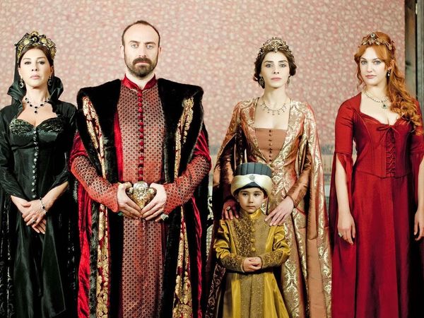 Muhteşem Yüzyıl’ın Mihrimah Sultan'ın kızı Kayra Zabcı’yı görenler şaşırıyor! Genç oyuncu Nurgül Yeşilçay’a benzetildi