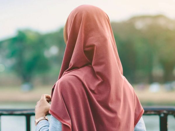 Mümine kadınlar çalışmalı mı yoksa ev hanımı mı olmalı?