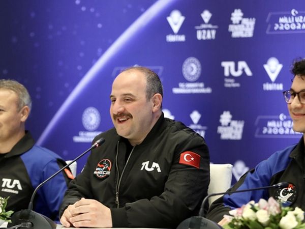 Mustafa Varank açıkladı: İlk Türk astronotumuz Alper Gezeravcı'nın bir eksiği var...