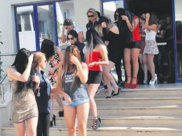 Müşterileri için katalog hazırlayan fuhuş çetesine VİP 1 Operasyonu!