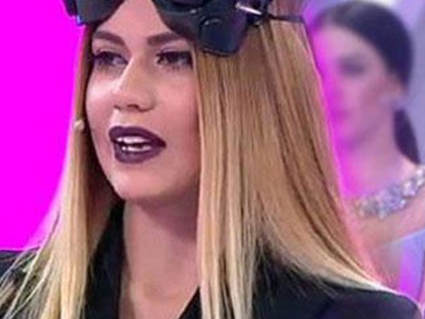 Nihal Candan’ın çıplak pozlarına eleştiri yağmuru! Fenomen bu kez hayranlarını çileden çıkardı